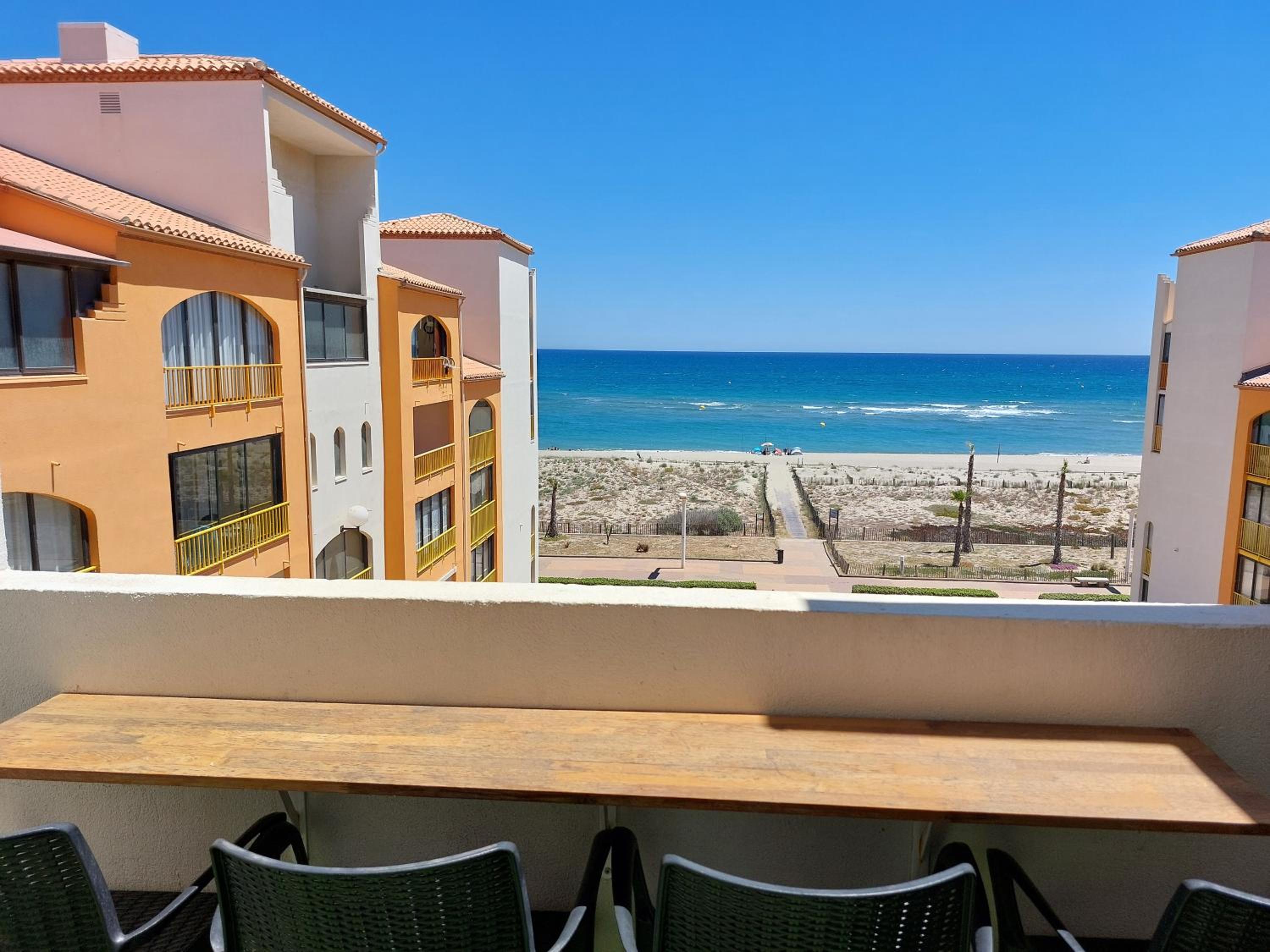 Superbe vue mer avec accès direct plage et parking