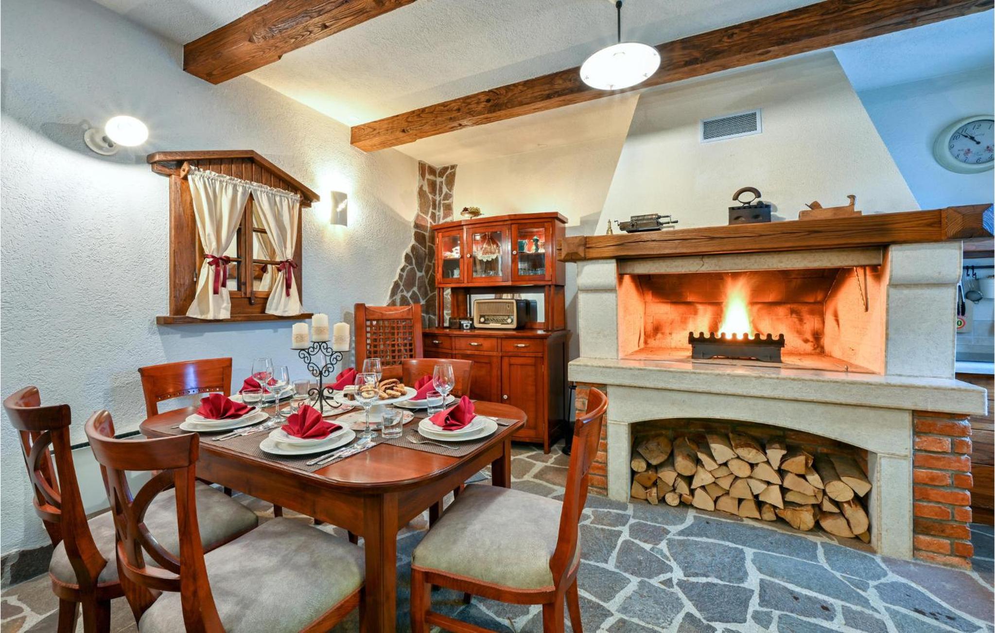 2 Bedroom Lovely Home In Ozalj