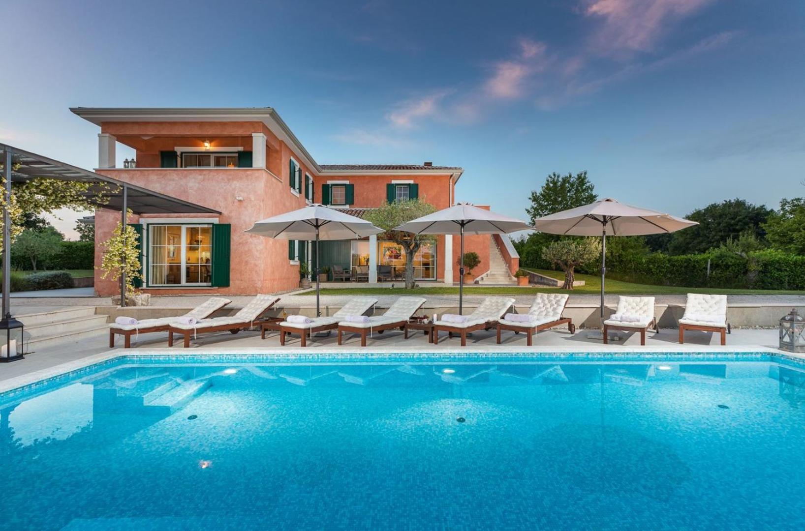 Villa Village by Villsy - with heated pool, spa, private tennis court, golf court, basketball court and playroom