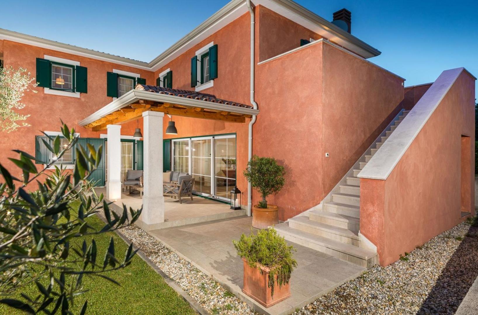 Villa Village by Villsy - with heated pool, spa, private tennis court, golf court, basketball court and playroom