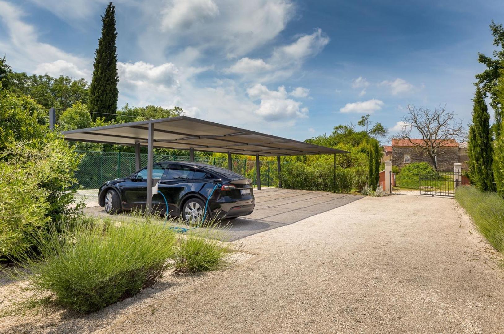 Villa Village by Villsy - with heated pool, spa, private tennis court, golf court, basketball court and playroom