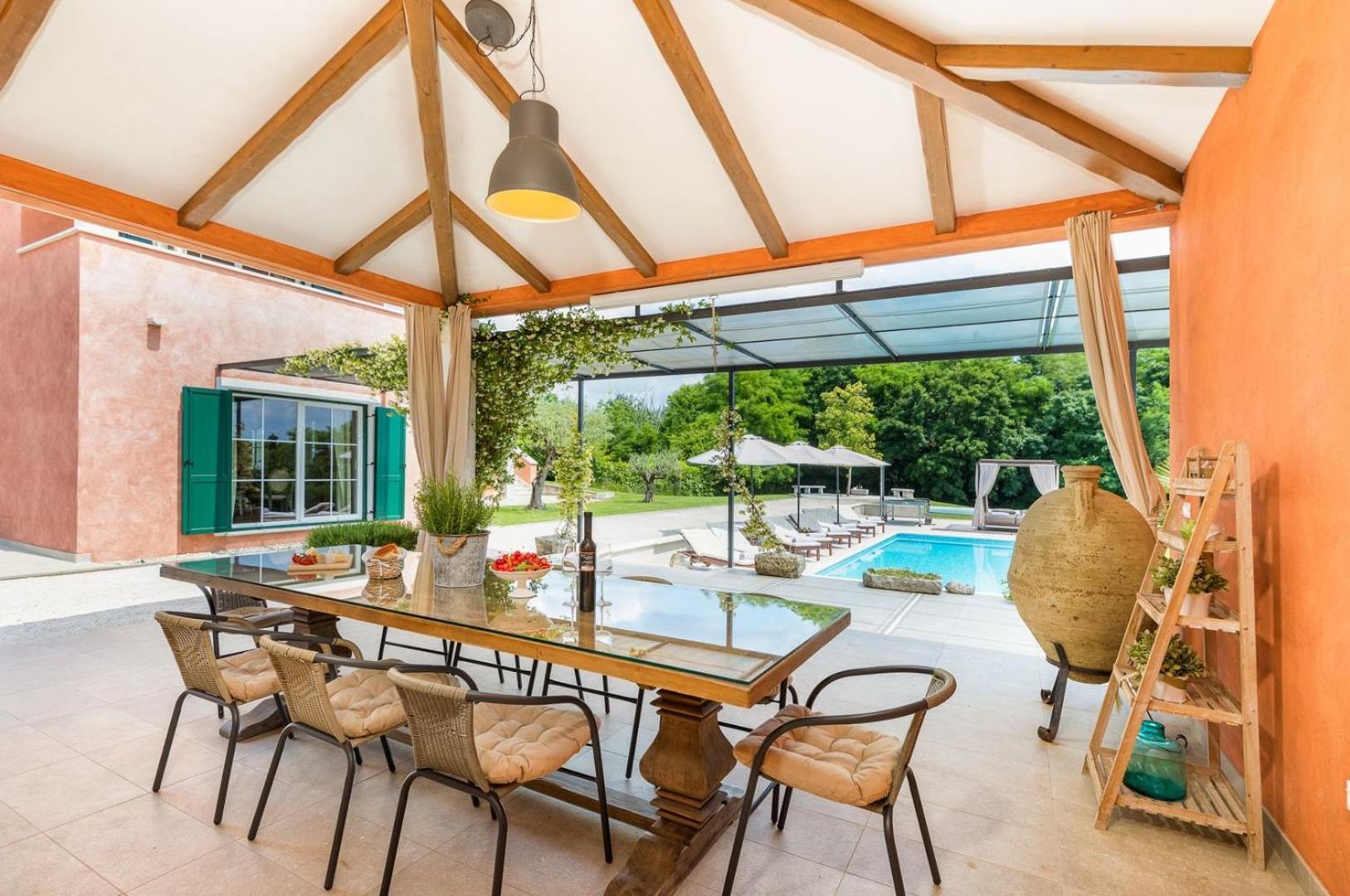 Villa Village by Villsy - with heated pool, spa, private tennis court, golf court, basketball court and playroom