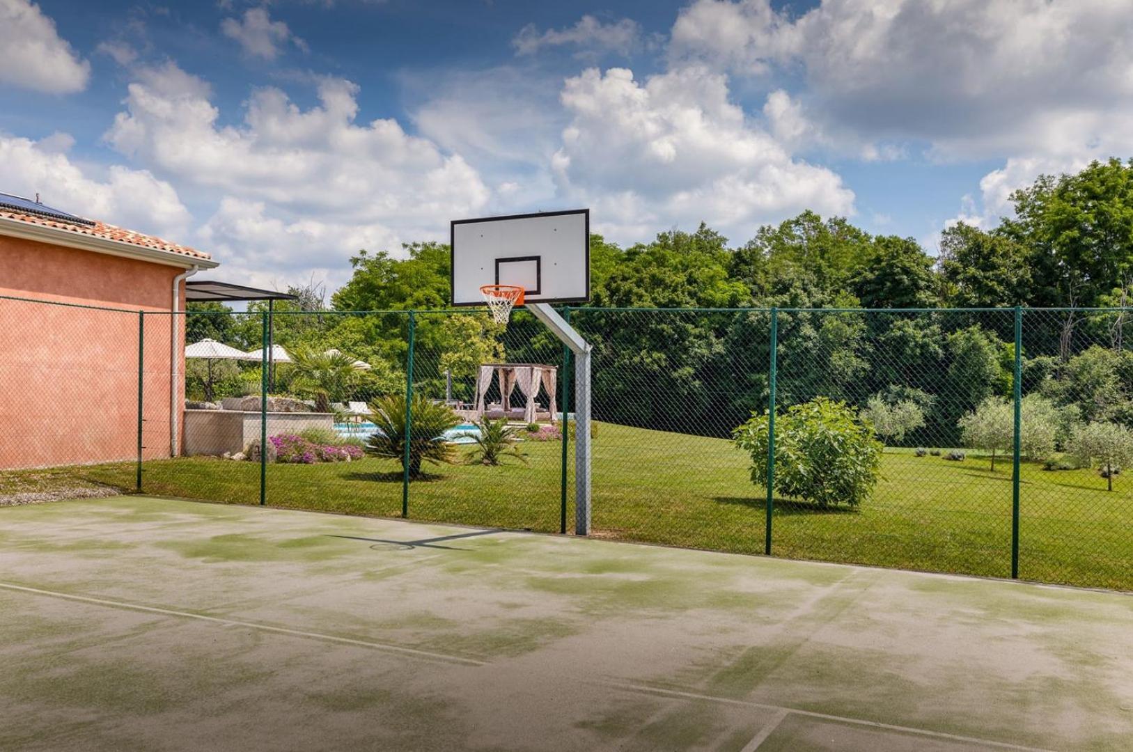 Villa Village by Villsy - with heated pool, spa, private tennis court, golf court, basketball court and playroom