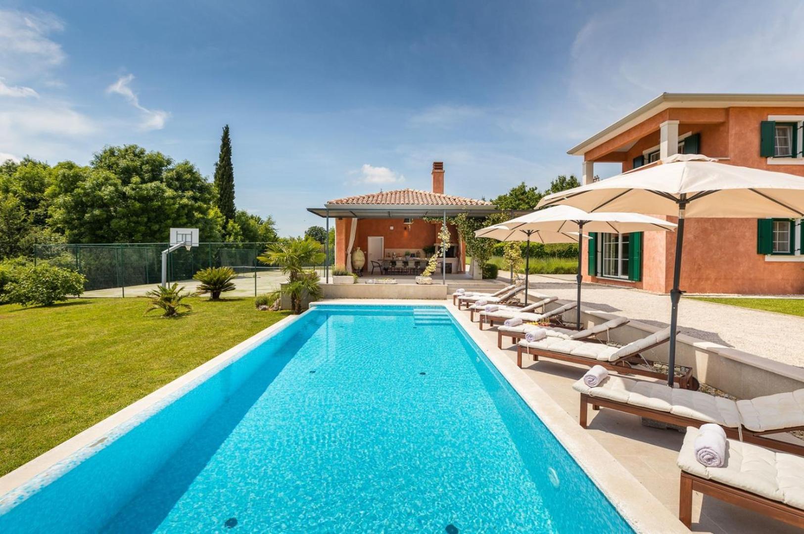 Villa Village by Villsy - with heated pool, spa, private tennis court, golf court, basketball court and playroom