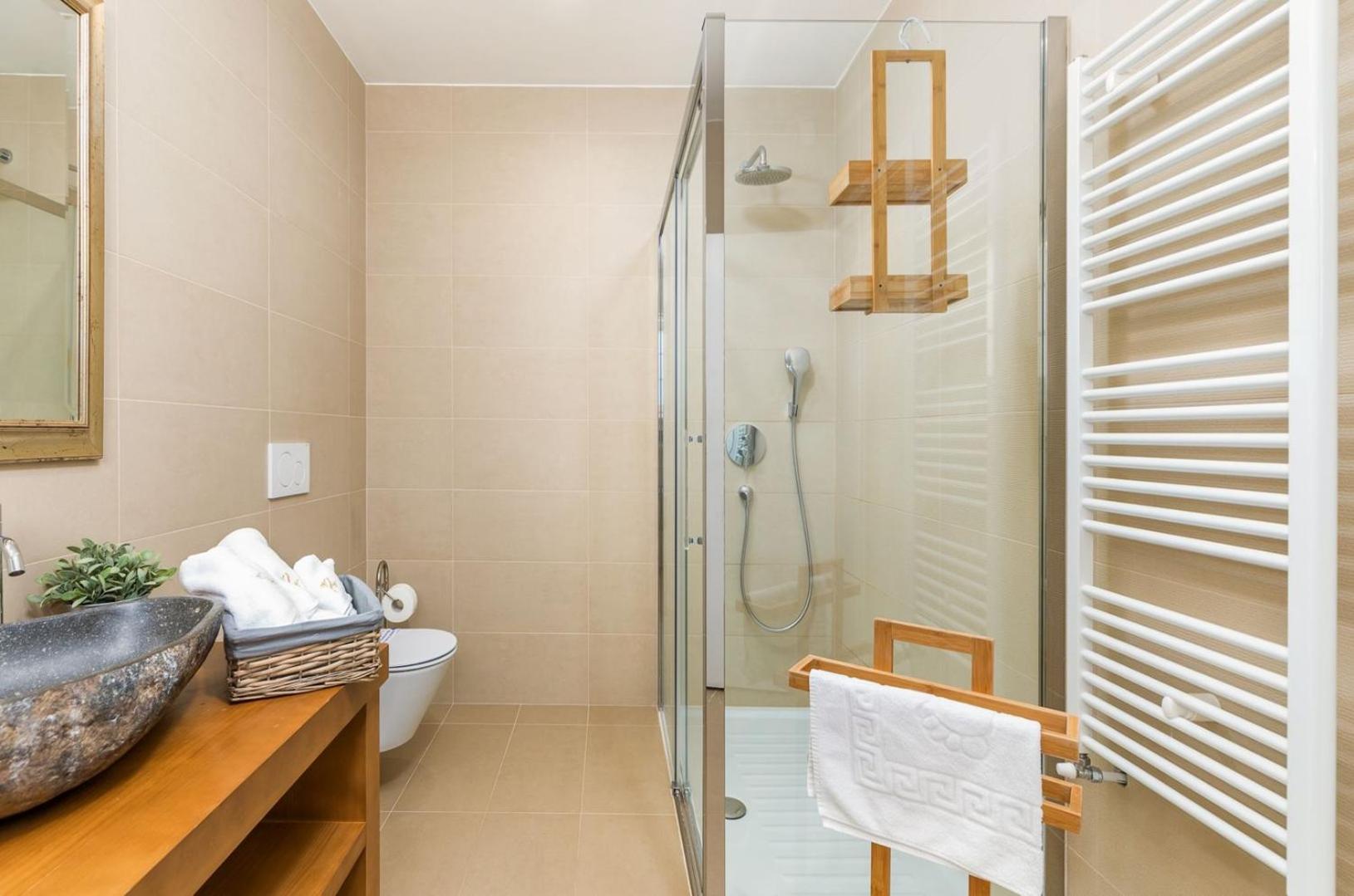 Villa Village by Villsy - with heated pool, spa, private tennis court, golf court, basketball court and playroom