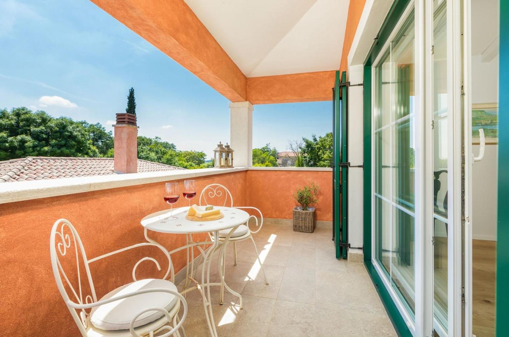 Villa Village by Villsy - with heated pool, spa, private tennis court, golf court, basketball court and playroom