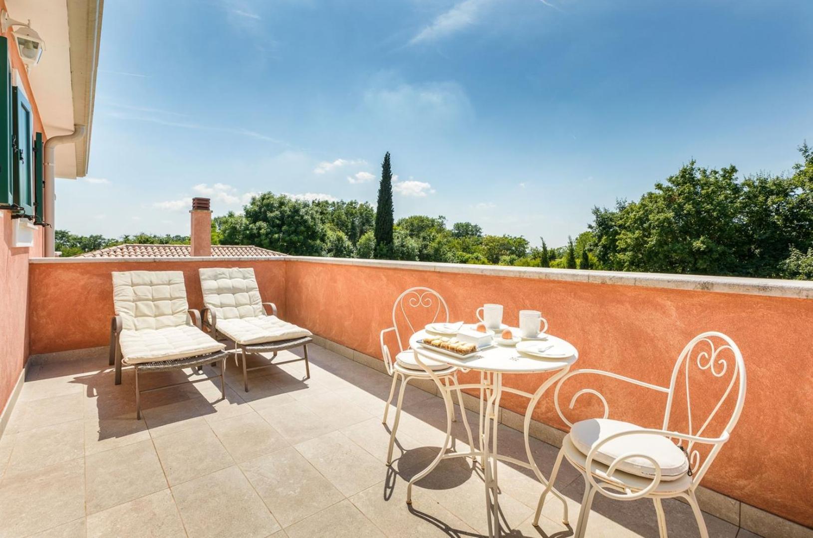 Villa Village by Villsy - with heated pool, spa, private tennis court, golf court, basketball court and playroom