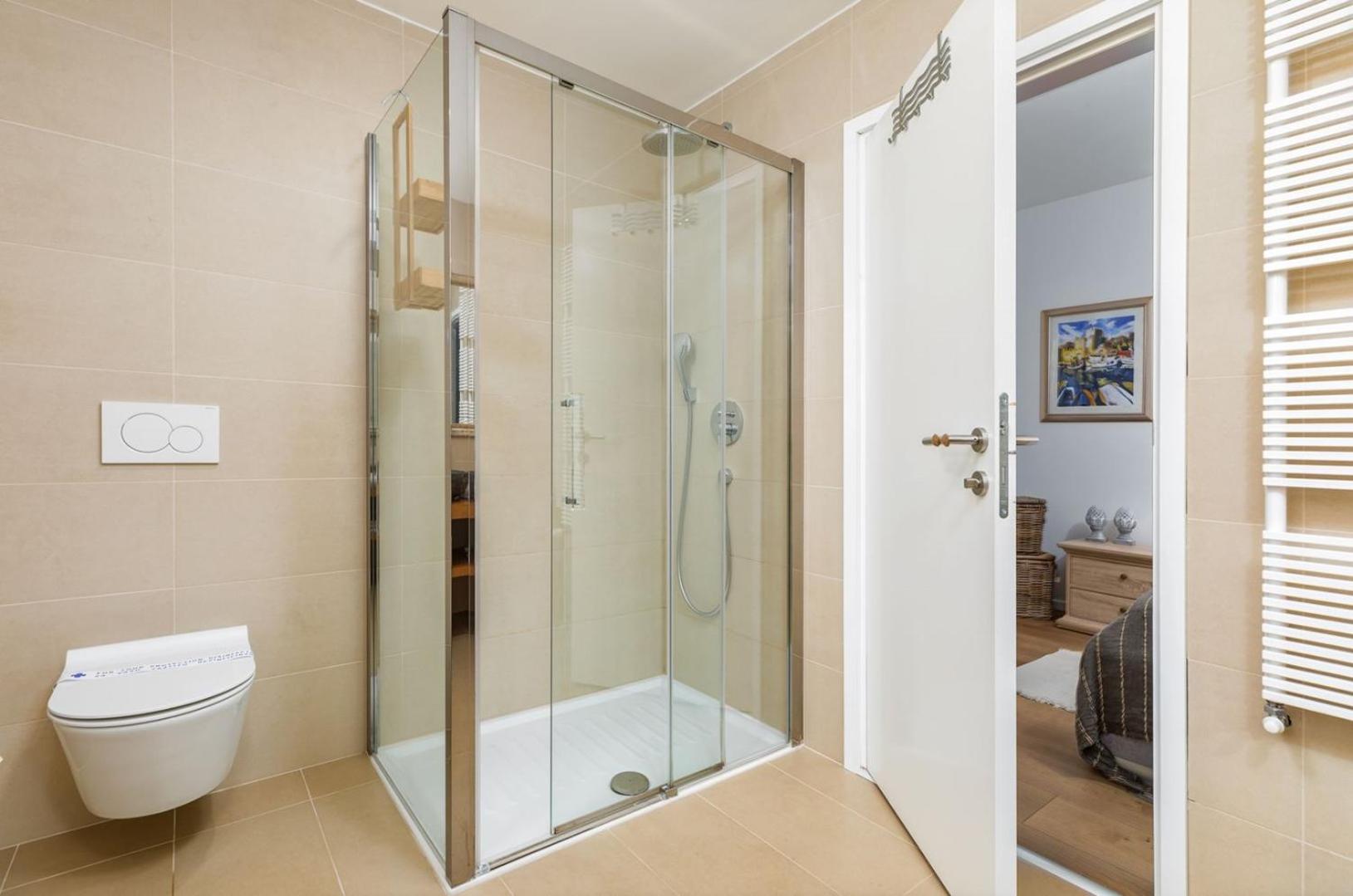 Villa Village by Villsy - with heated pool, spa, private tennis court, golf court, basketball court and playroom