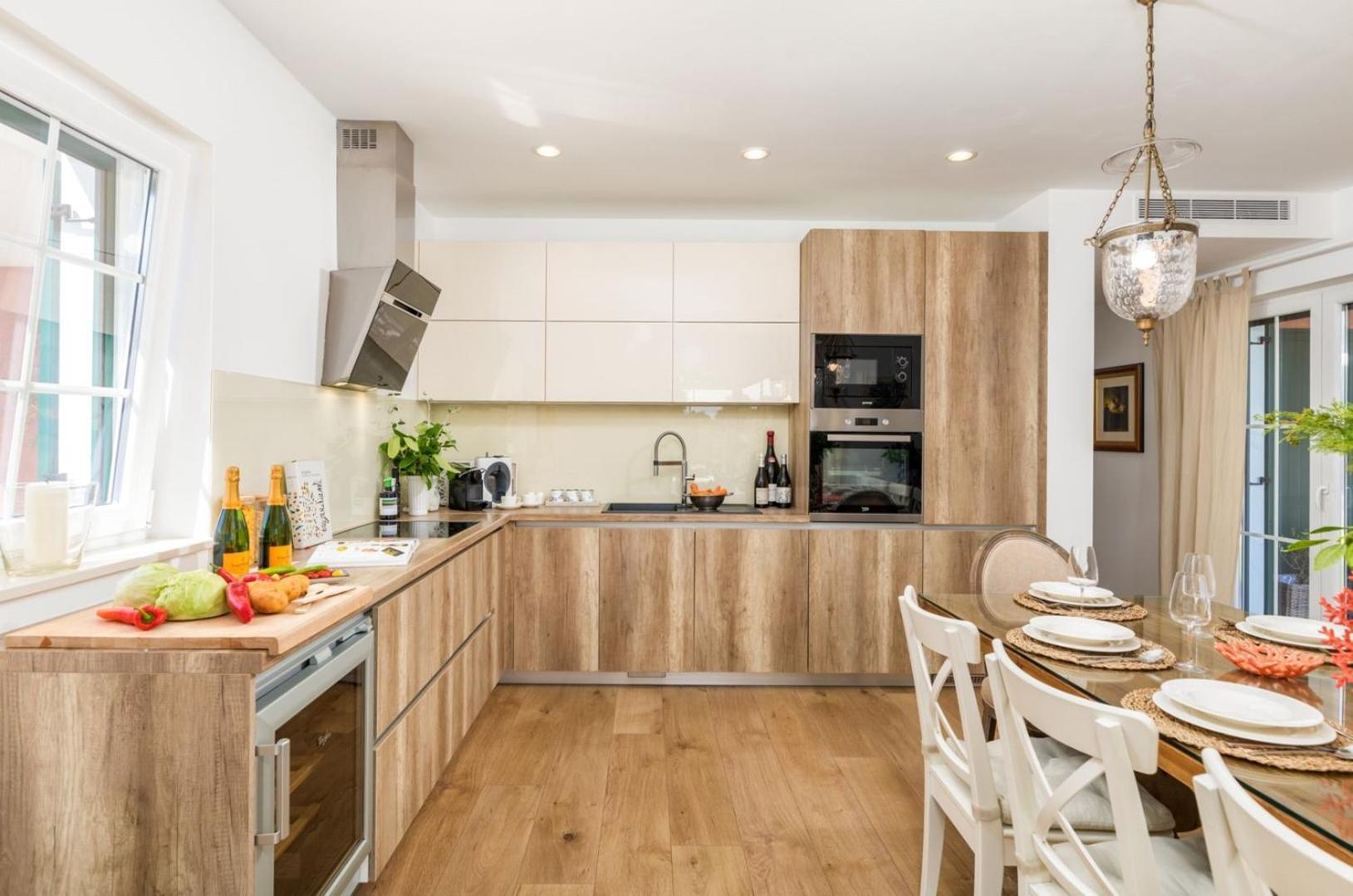 Villa Village by Villsy - with heated pool, spa, private tennis court, golf court, basketball court and playroom