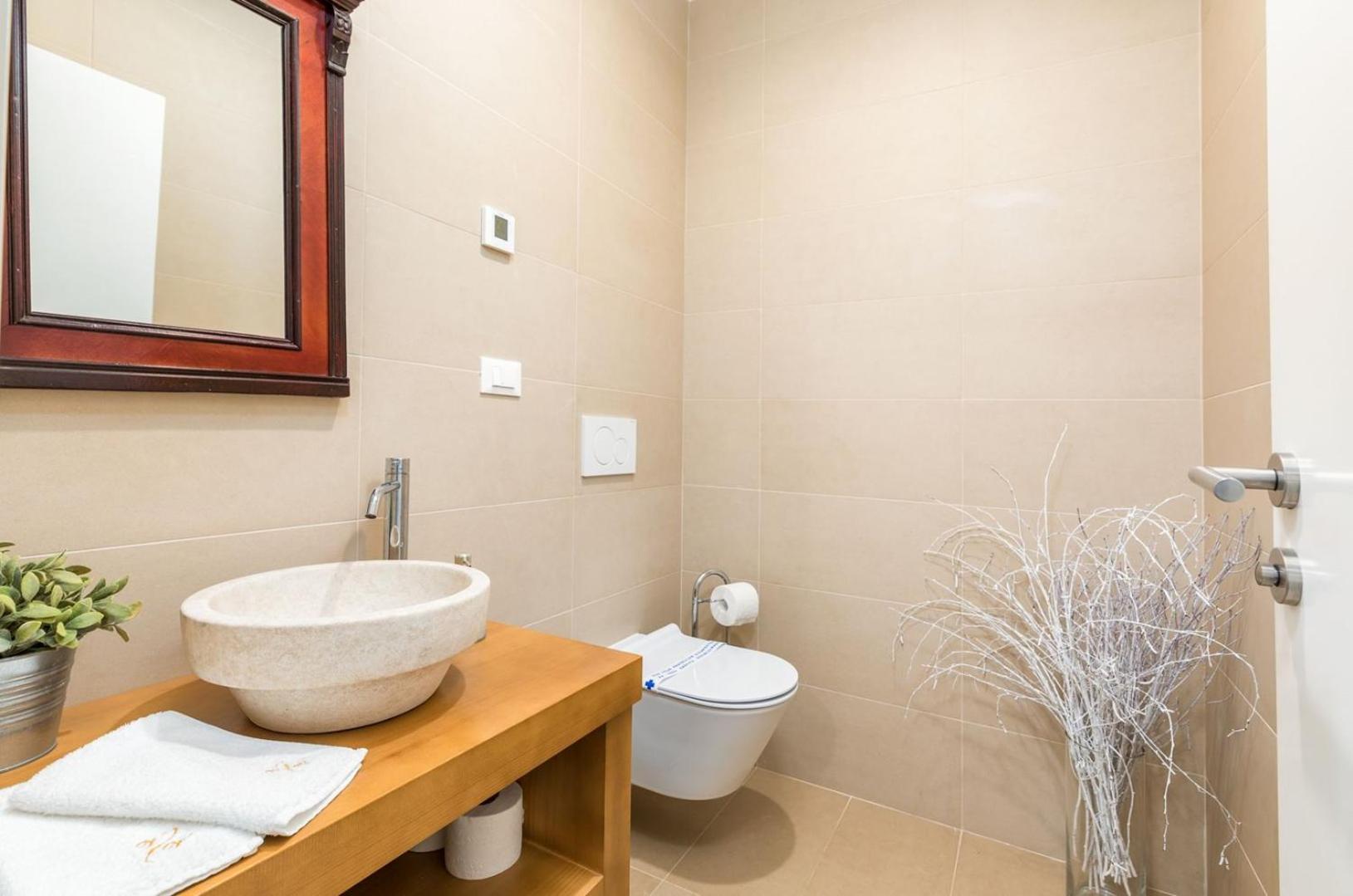 Villa Village by Villsy - with heated pool, spa, private tennis court, golf court, basketball court and playroom