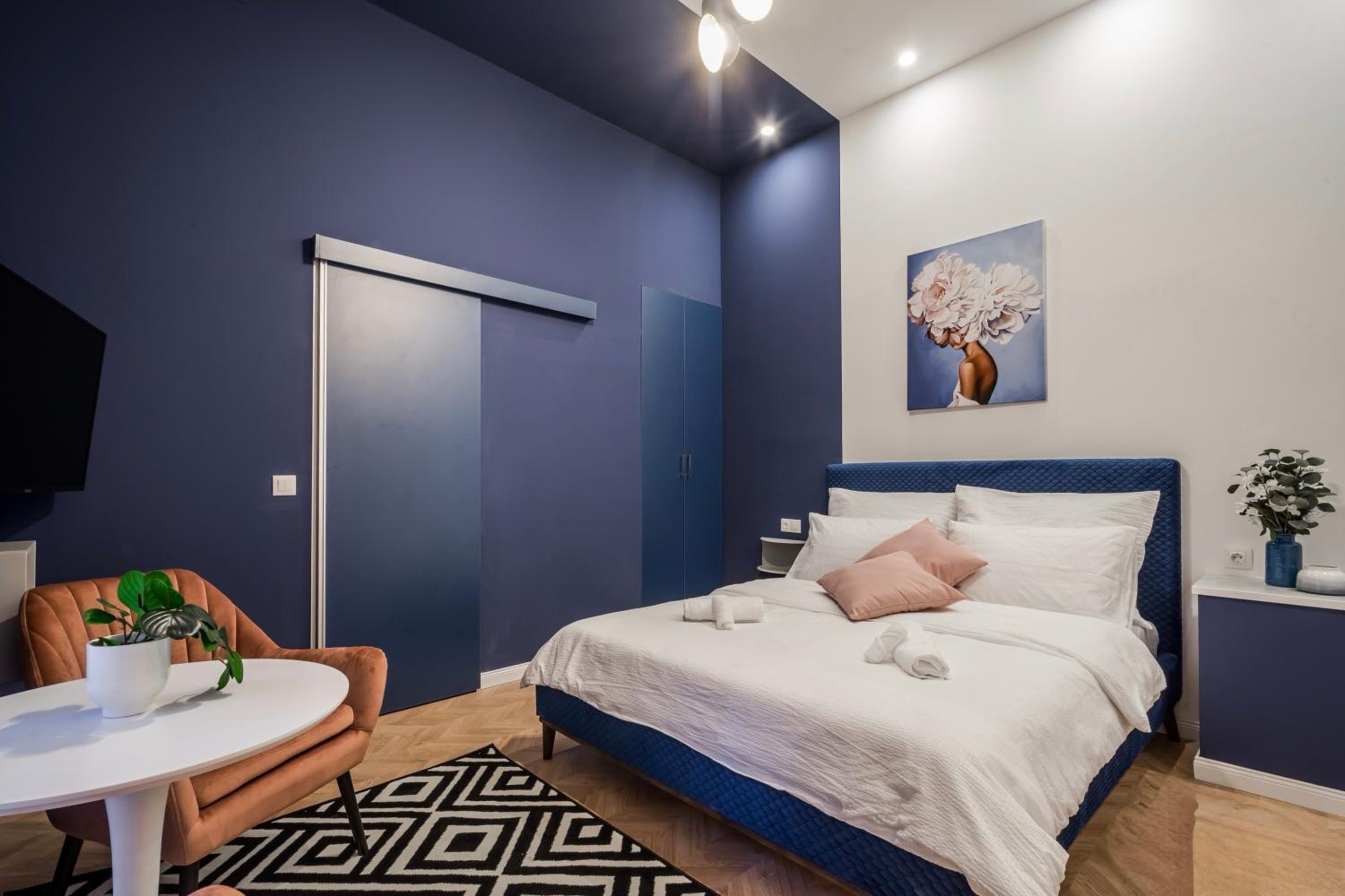 D58 - Grand Boulevard Royal Apartment - Best Location by BQA view 4