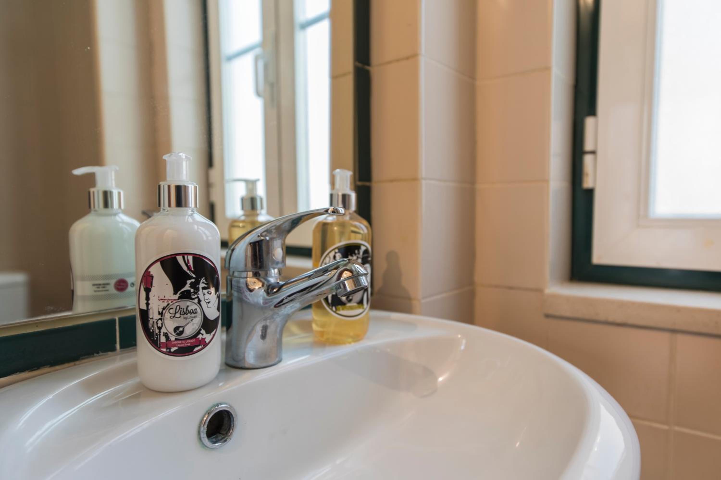 Cozy Central Lisbon Flat Martim Moniz