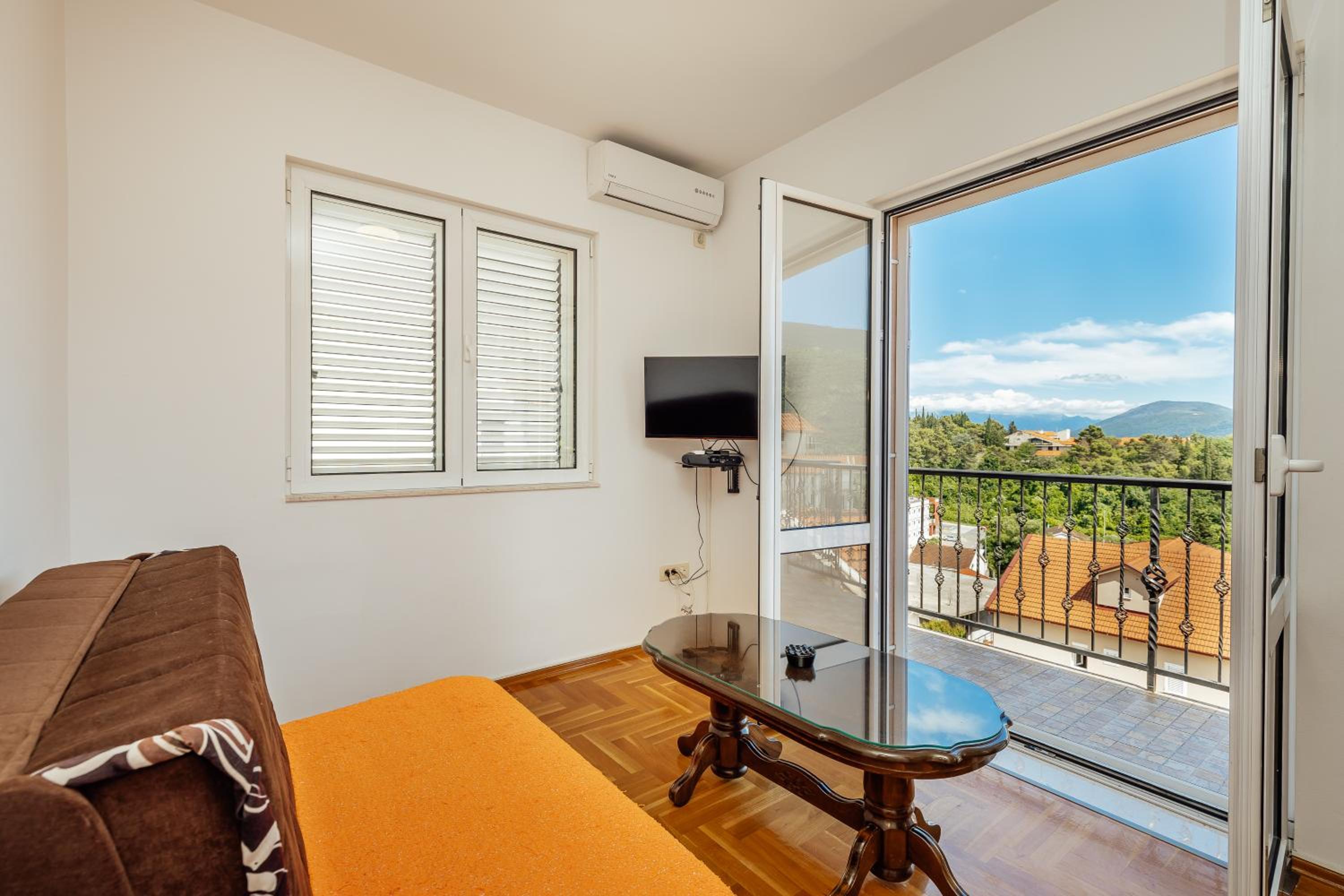 Premium Spot Apartments view 4