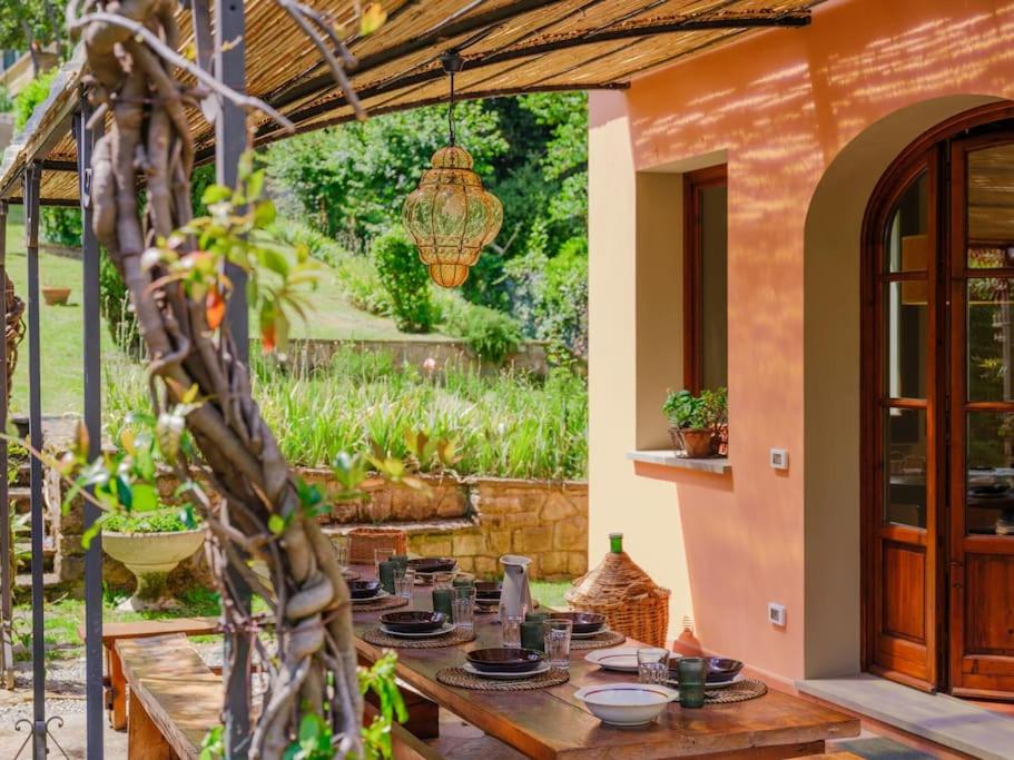 Stalla - Villa with garden in the historic center