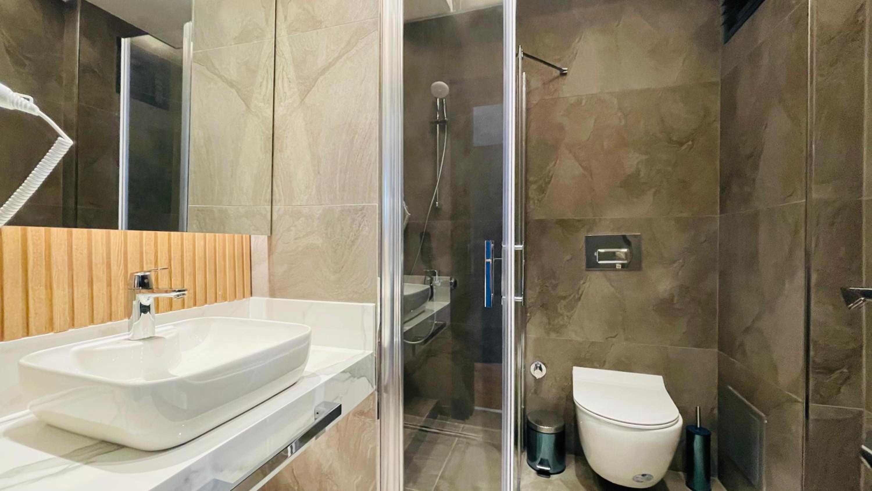 Osmanbey Fatih Hotel - Image 14