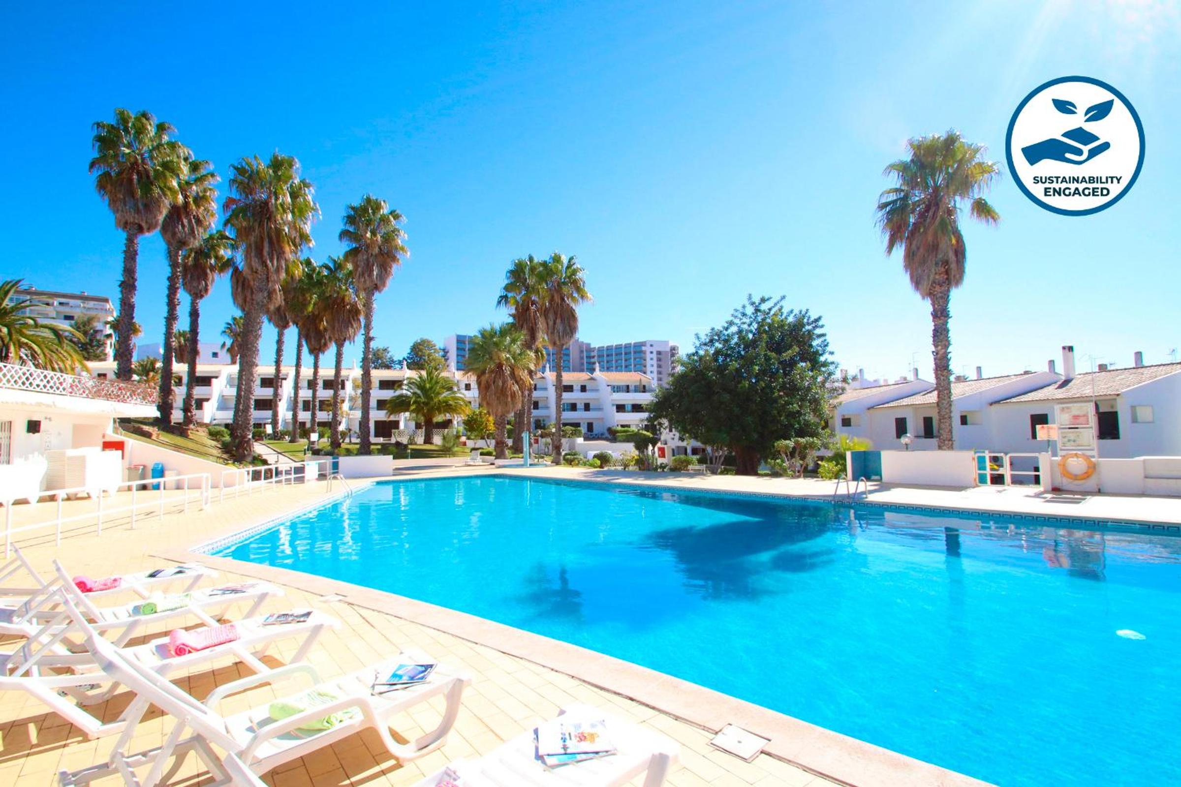 Villa Saint Lucia - com acesso a piscina e BBQ em Albufeira