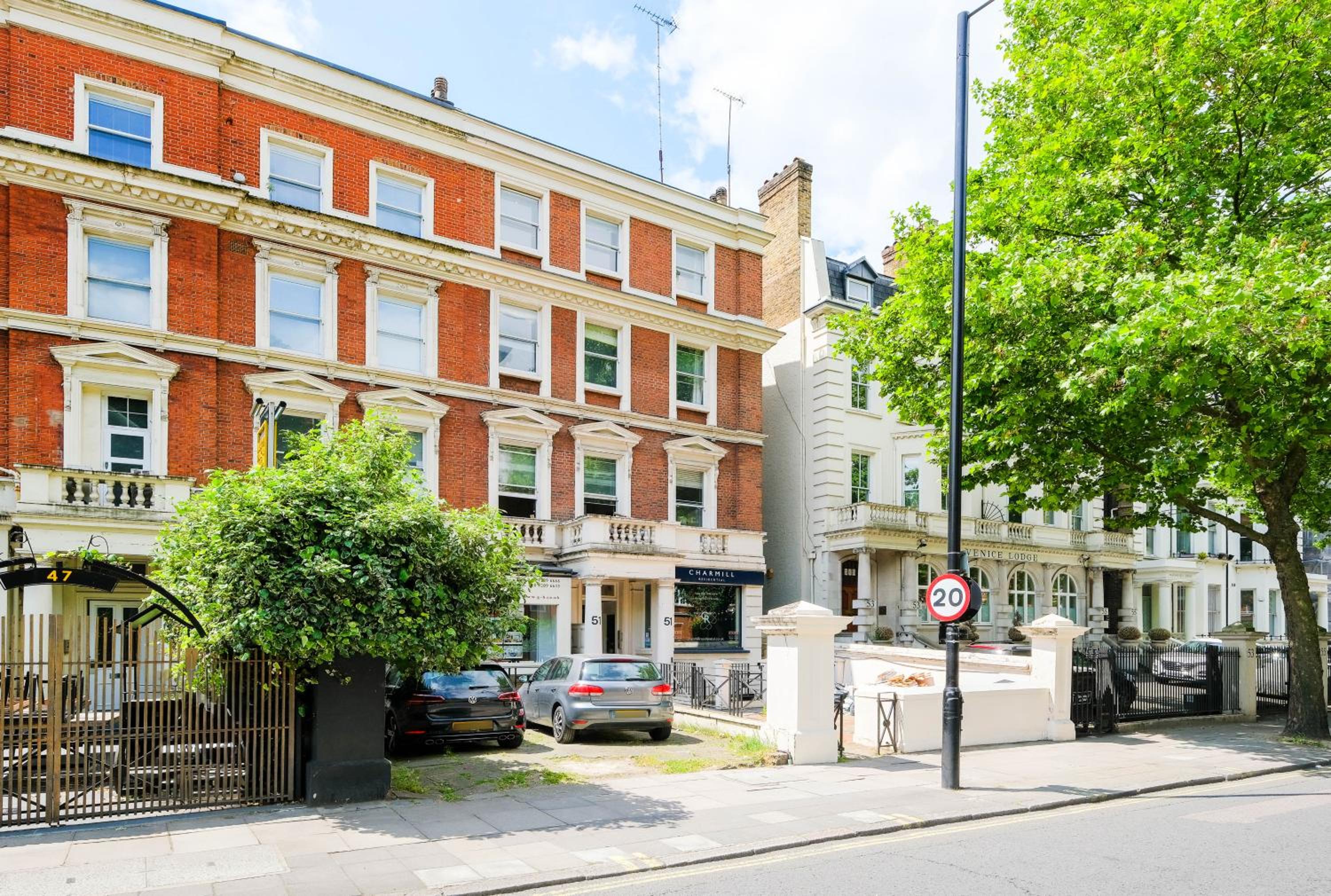 Ivy Little Venice II Pro-Managed