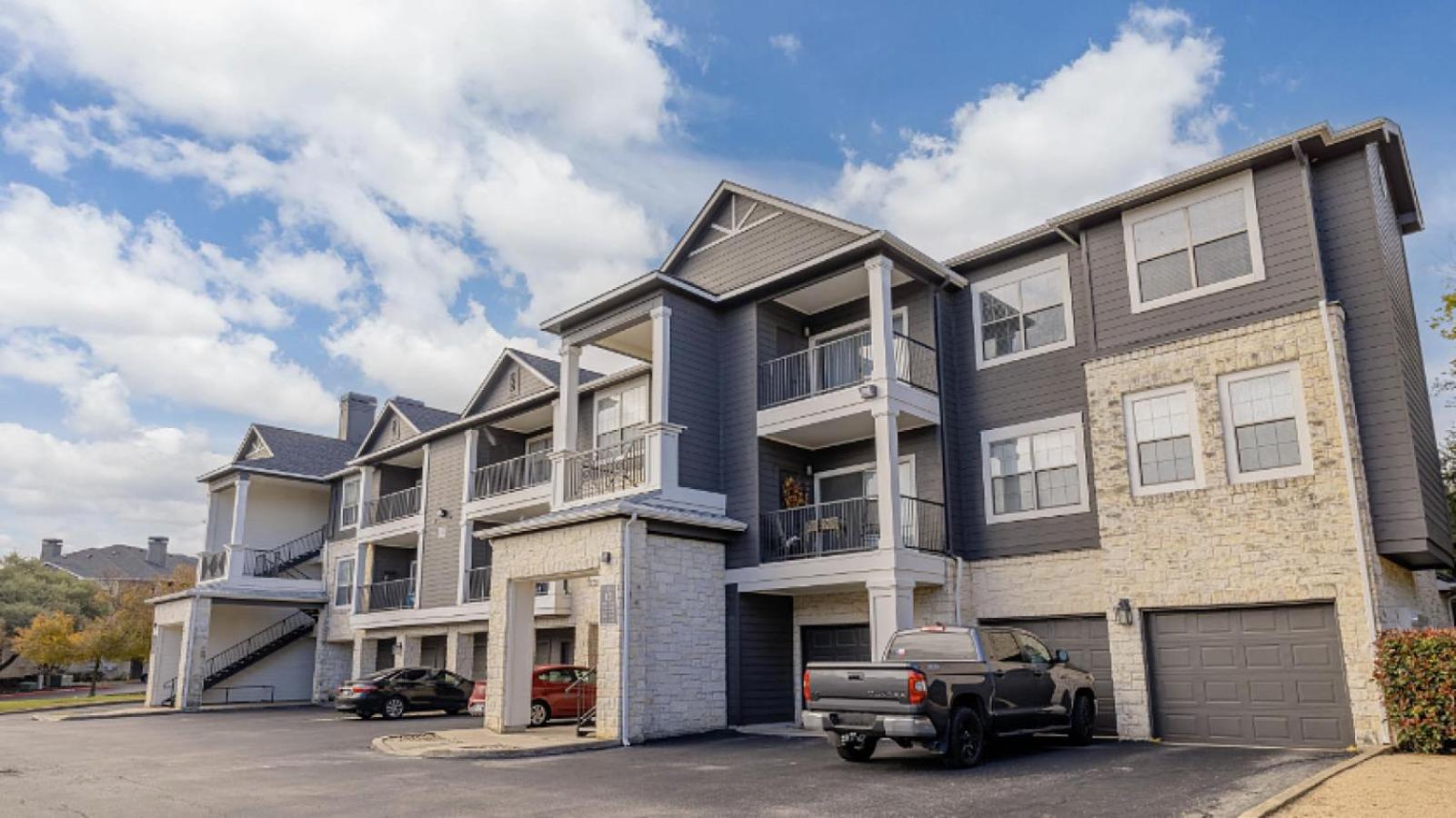 Landing at Preserve at Rolling Oaks - 1 Bedroom in Rolling Oaks view 5