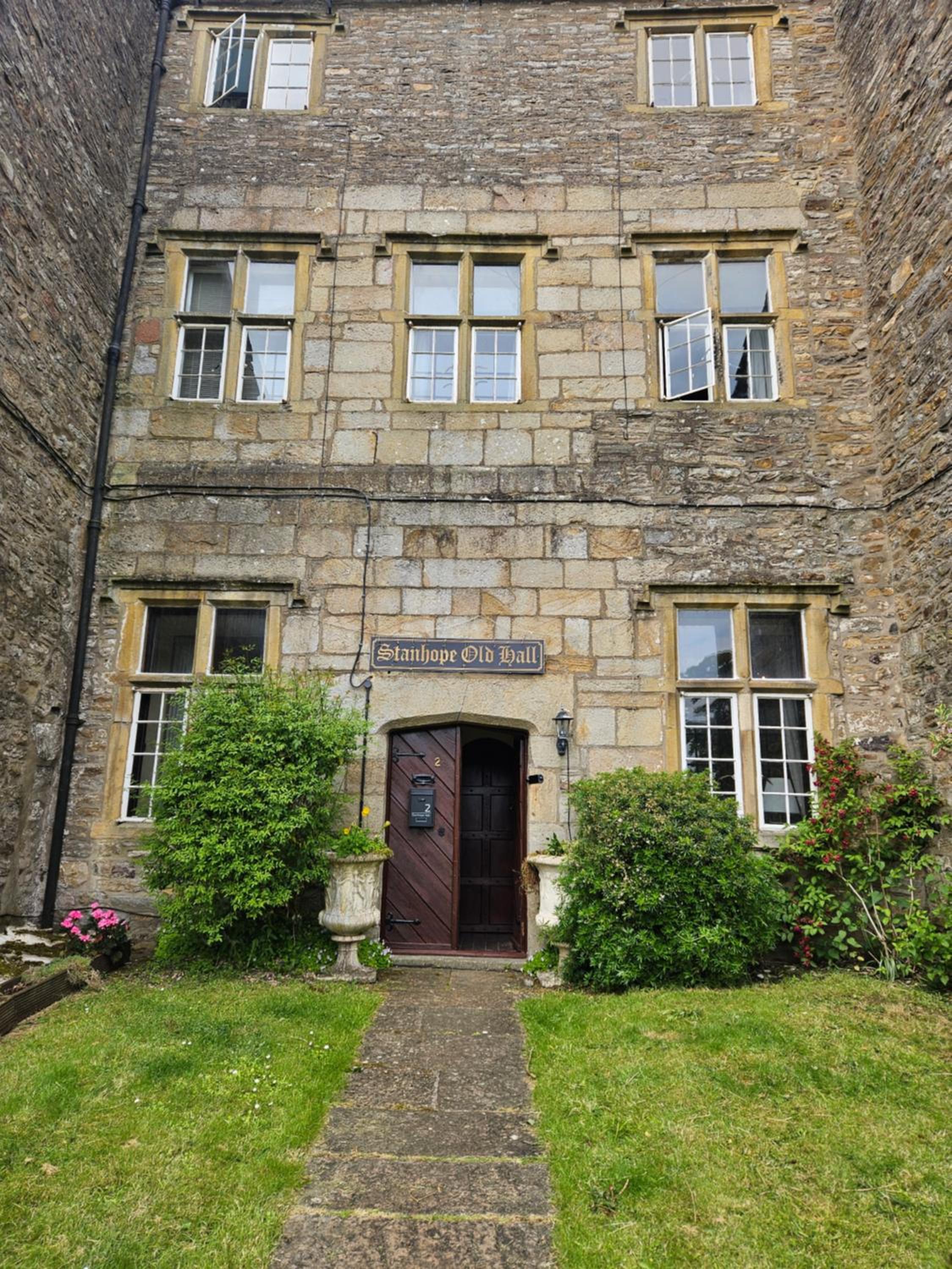 2 Stanhope Hall B&B