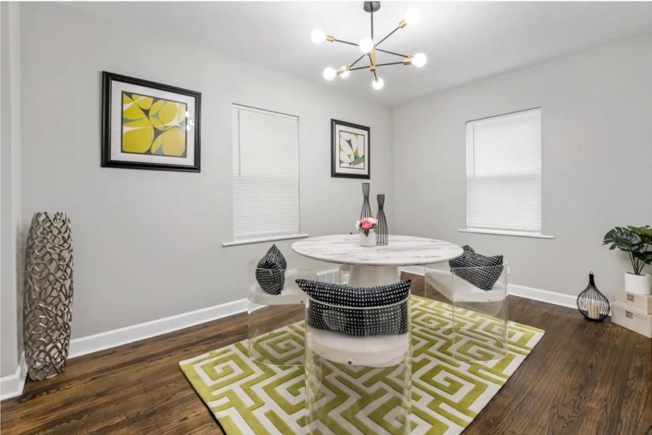 Modern Pop Art Decor Grill Games Broadview IL 3 bdrm House - Property Image 25