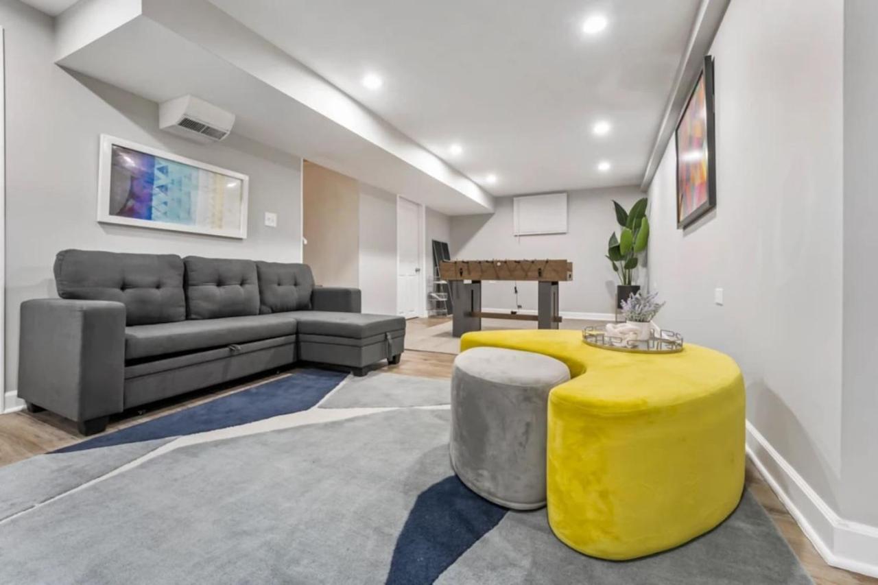Modern Pop Art Decor Grill Games Broadview IL 3 bdrm House - Property Image 27