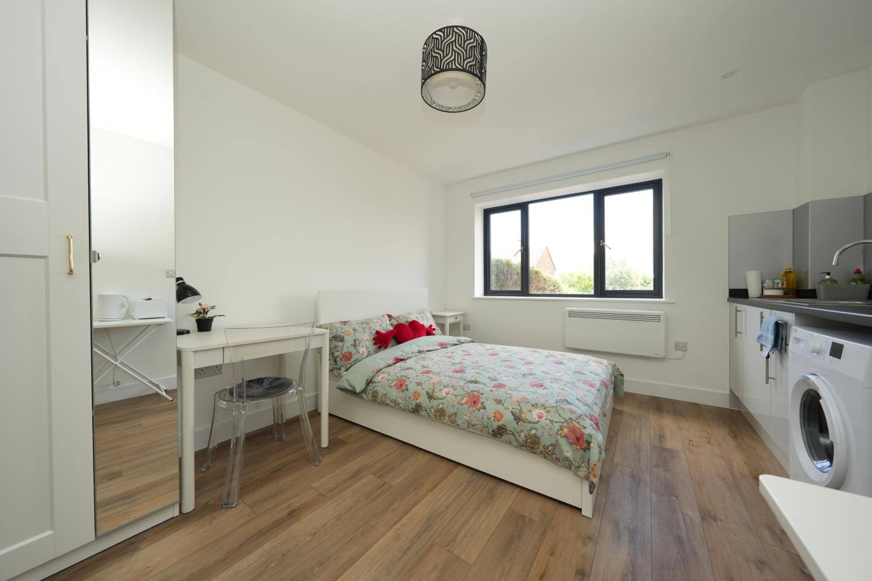 Derwent Avenue self-contained apartments in Headington view 2
