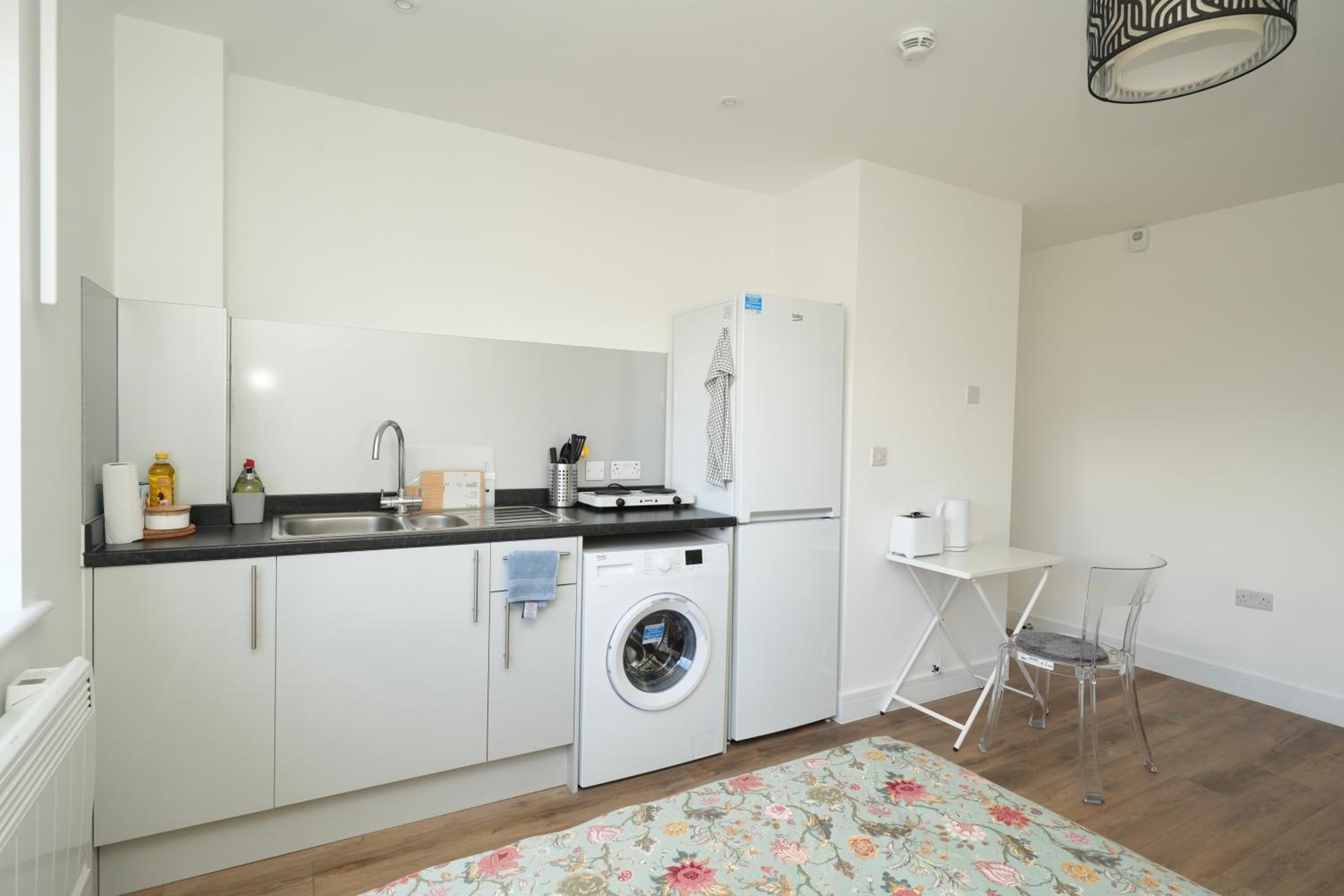 Derwent Avenue self-contained apartments in Headington view 4