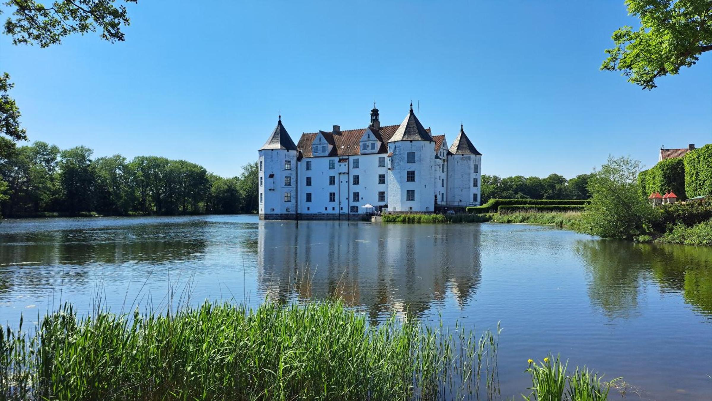 Lille sort hus