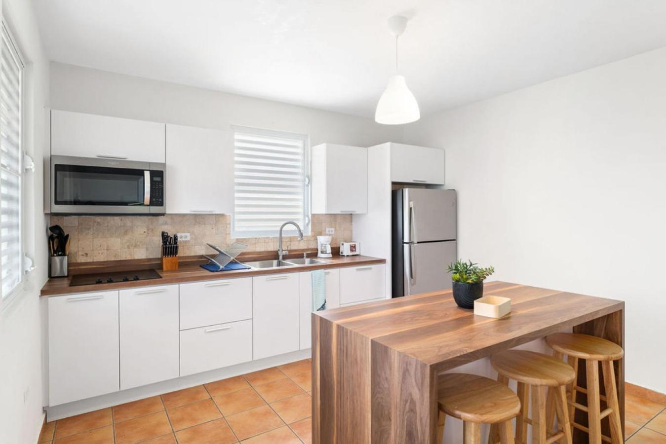 Casa Al Mare Estate- 3 units 4 minutes walk to Sandy Beach view 3