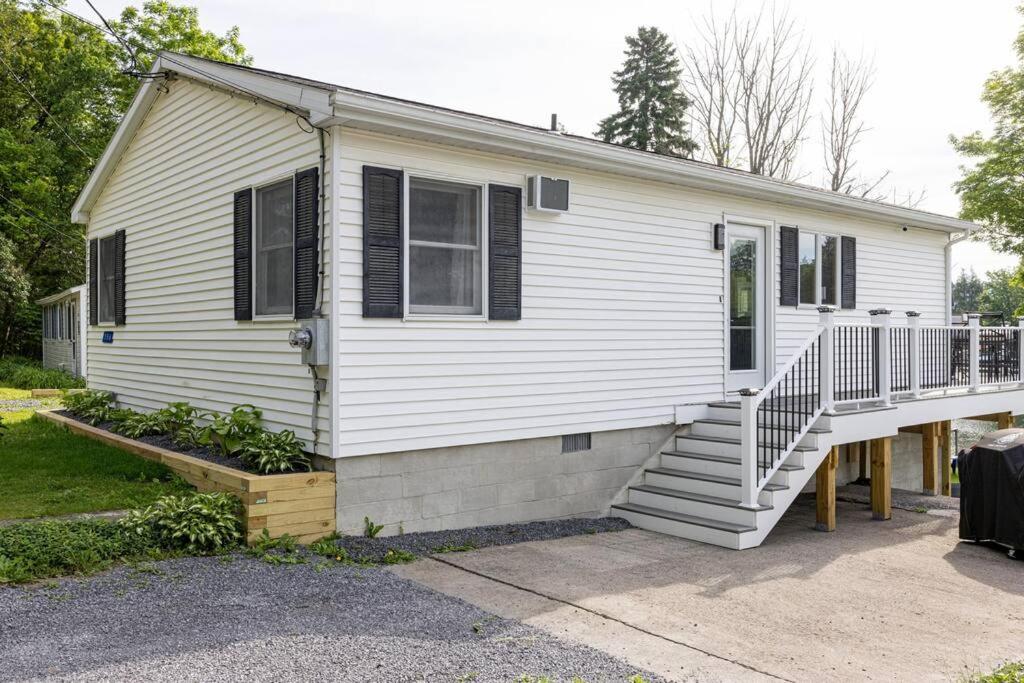 5 min to Colgate - Waterfront - Sleeps 8 view 4