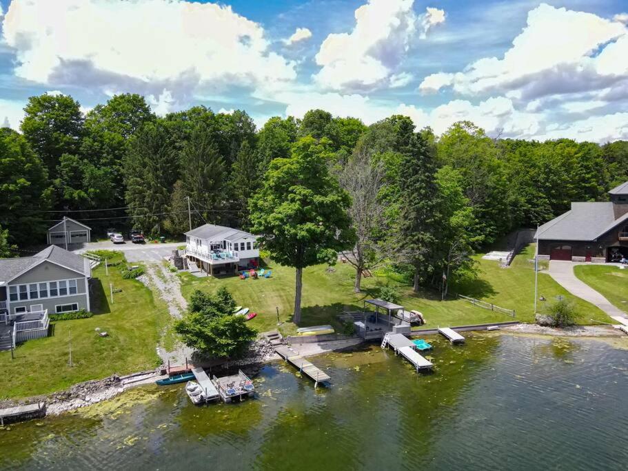 5 min to Colgate - Waterfront - Sleeps 8 view 2
