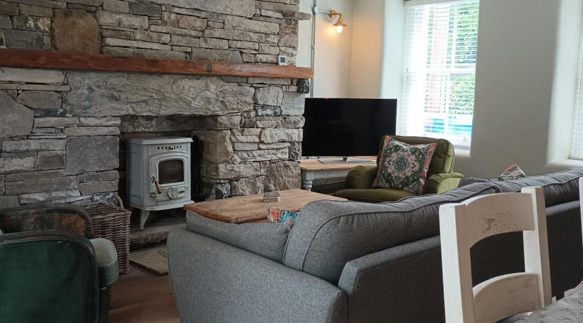 M044 An Teach Cloich THE STONE HOUSE Westport view 4