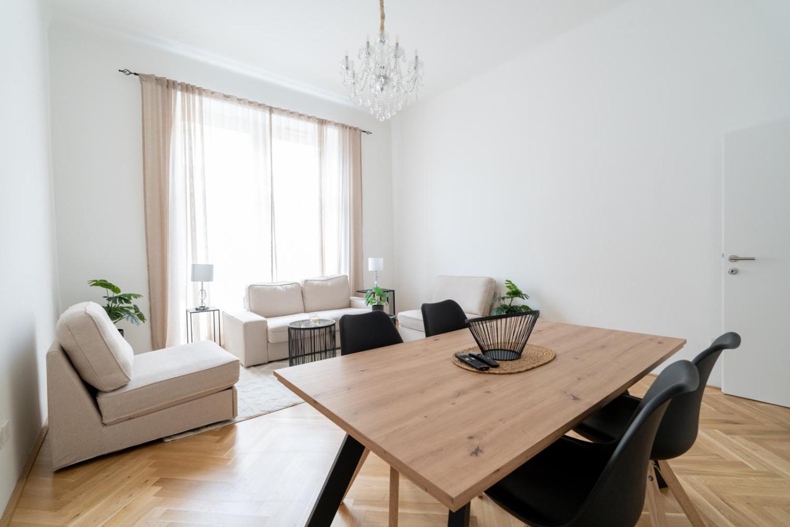 Luxurious Viennese Old Style Apartment
