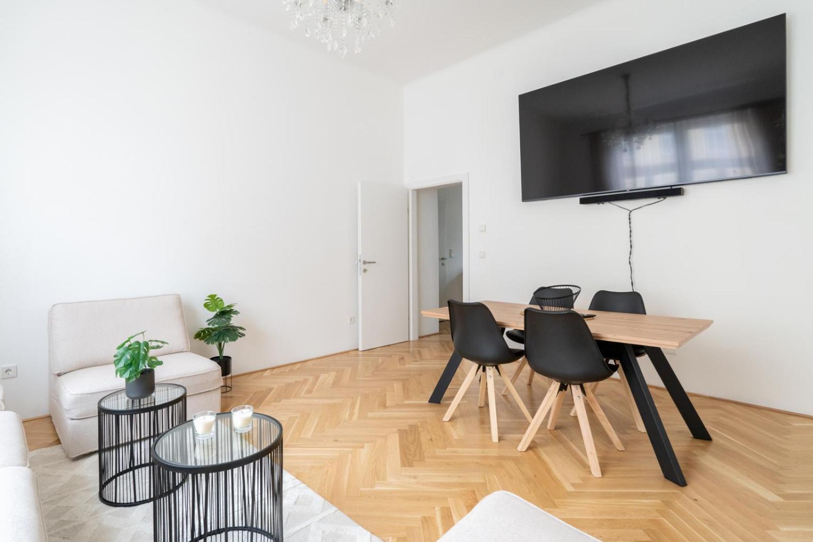 Luxurious Viennese Old Style Apartment