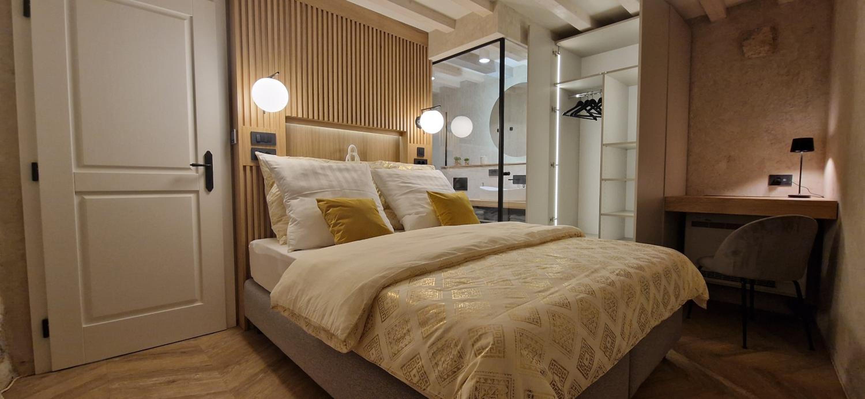 VIU2 Castle view 2