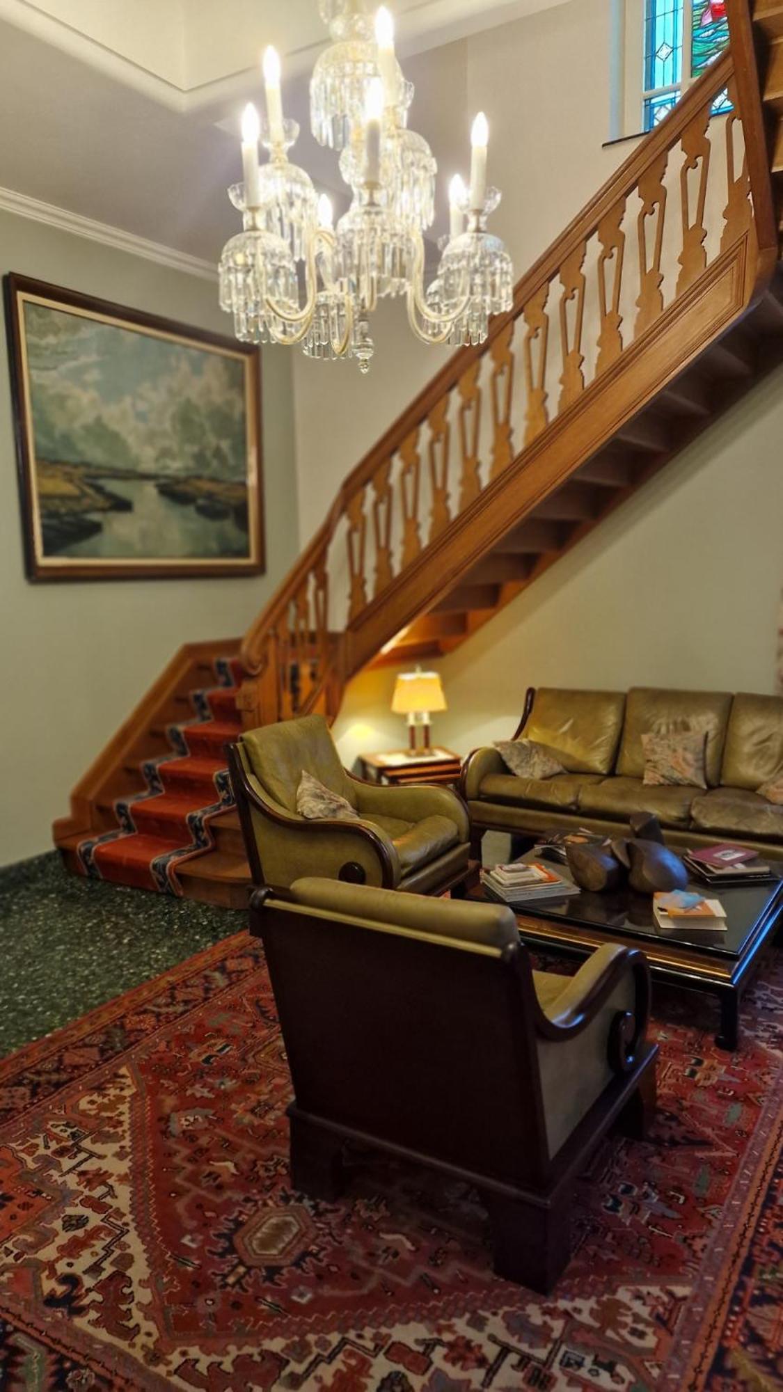 Charming 19th century small castle FINE FLEUR surrounded by quiet garden