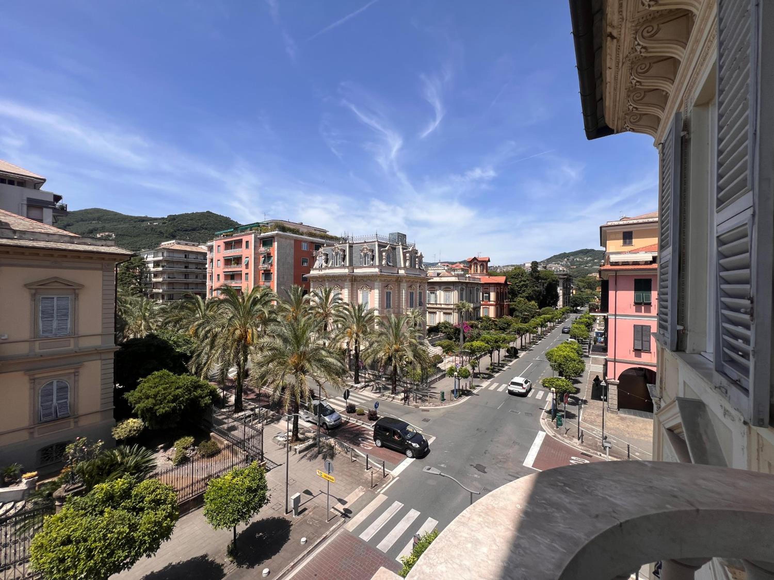 WELCOME RIVIERA - Berto's Apartment Luxury 3 bedrooms 2 bathrooms in City Centre view 2