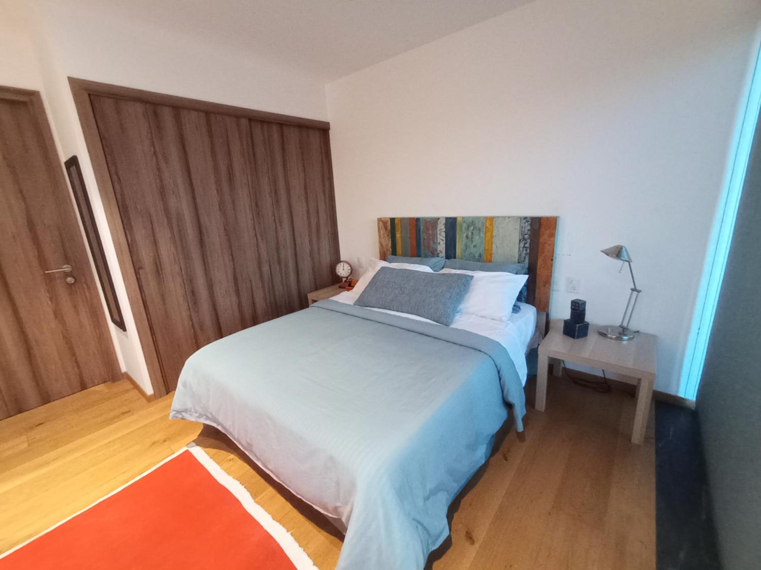 City Retreat Workspace, Wifi, Pool, Gym &parking photo 2