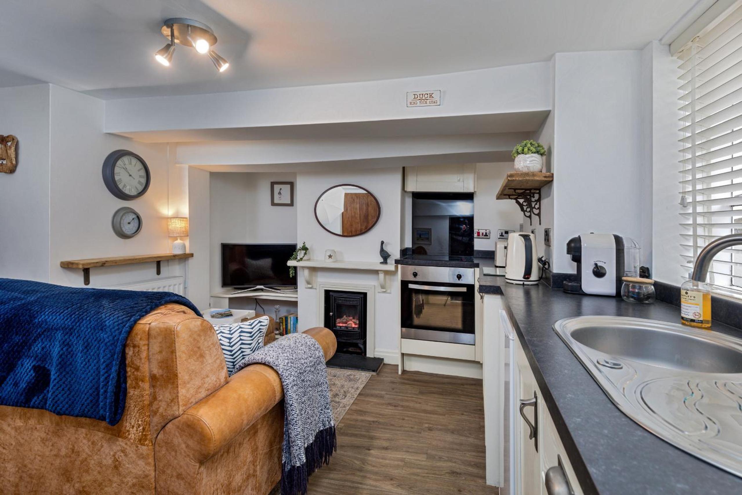 Finest Retreats - Duck Down Cottage view 2