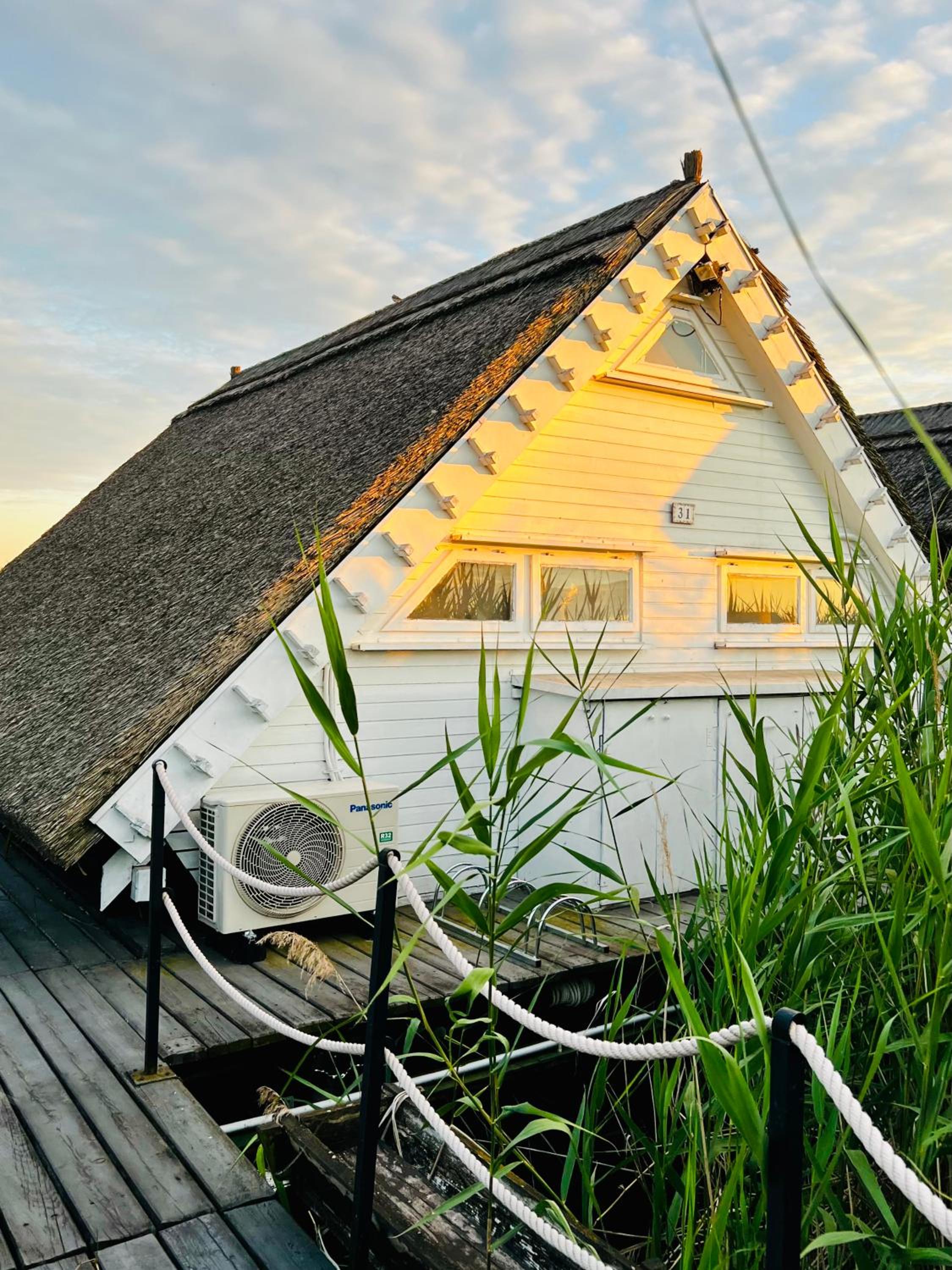 Seehütte Neusiedlersee - Seehaus inklusive Elektroboot
