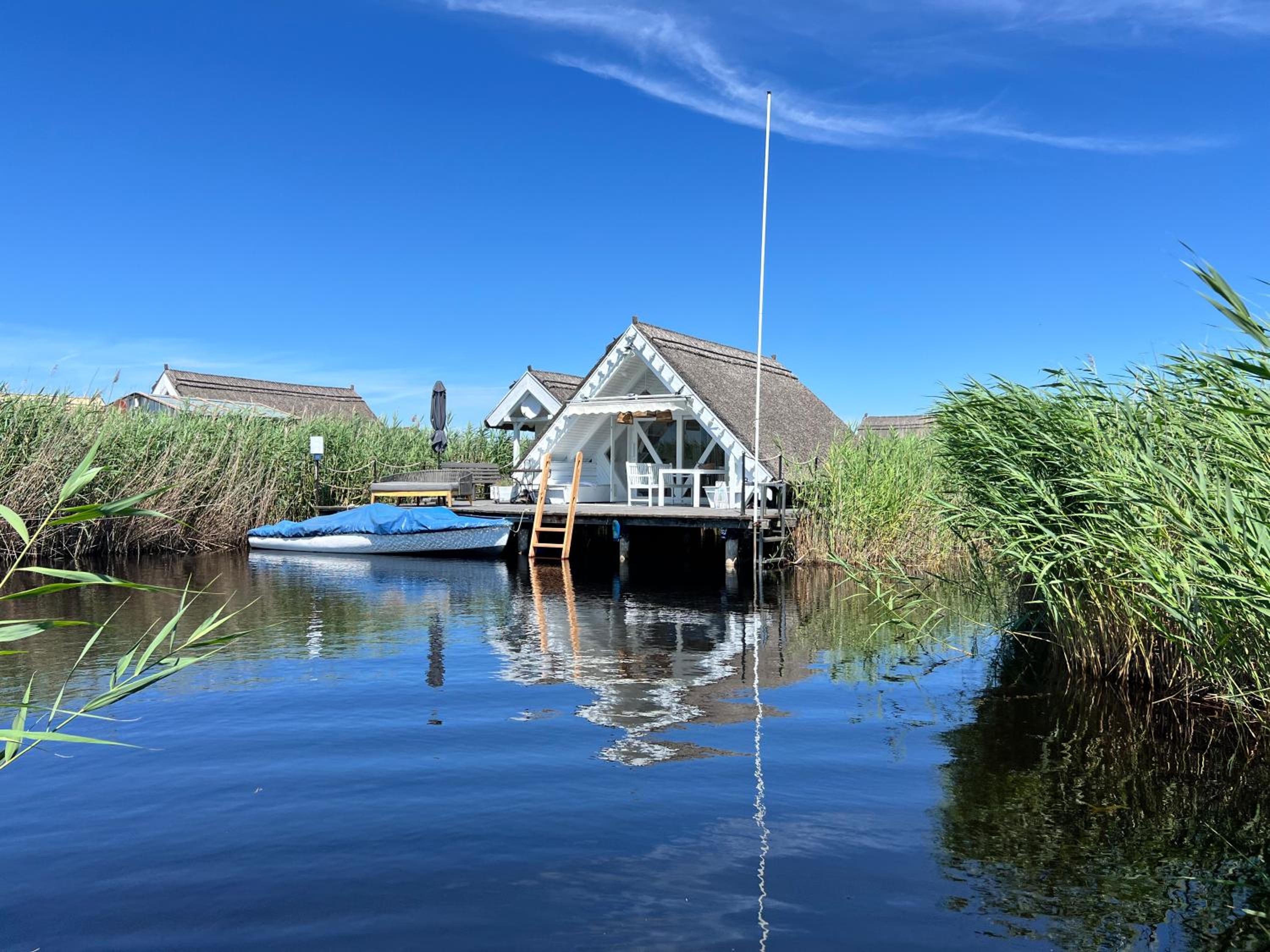 Seehütte Neusiedlersee - Seehaus inklusive Elektroboot