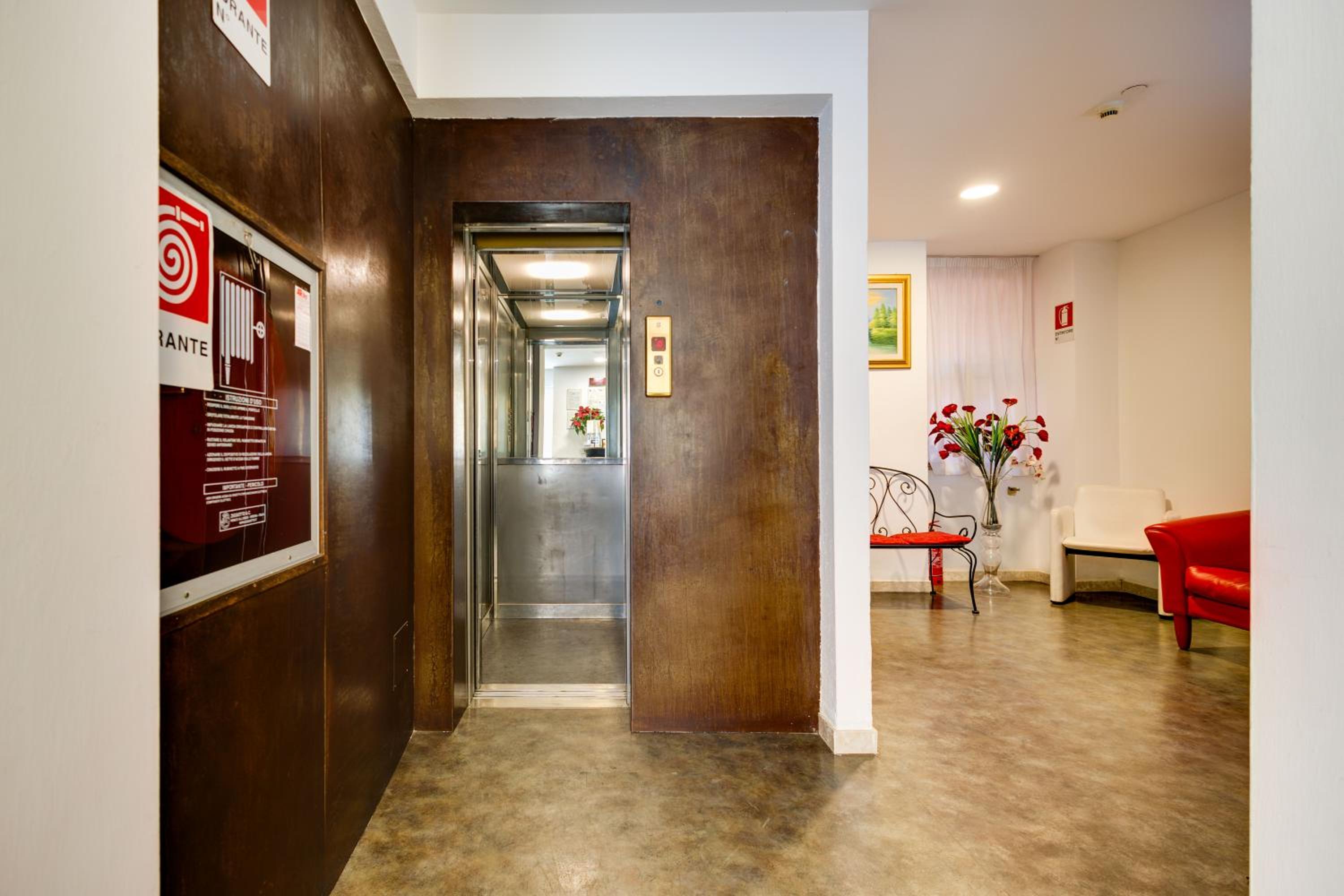 Hotel Terminal - Image 3