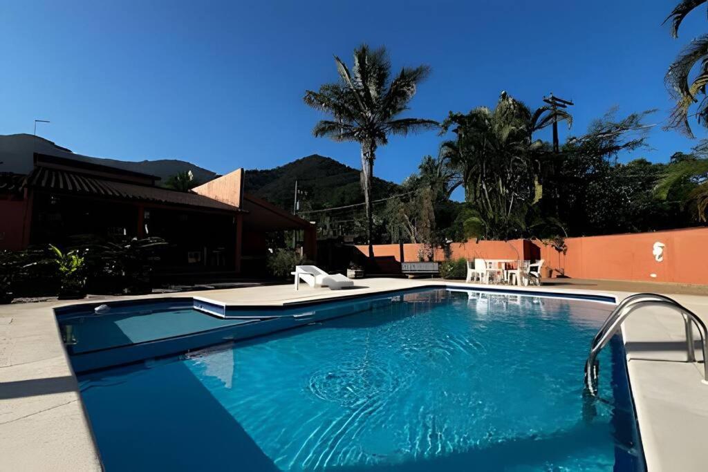 Casa com piscina em Ubatuba H1
