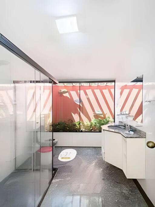 Casa com piscina em Ubatuba H1