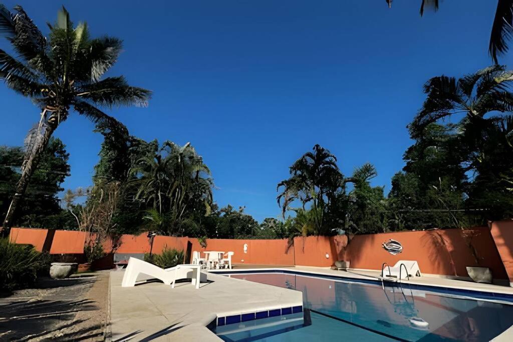 Casa com piscina em Ubatuba H1