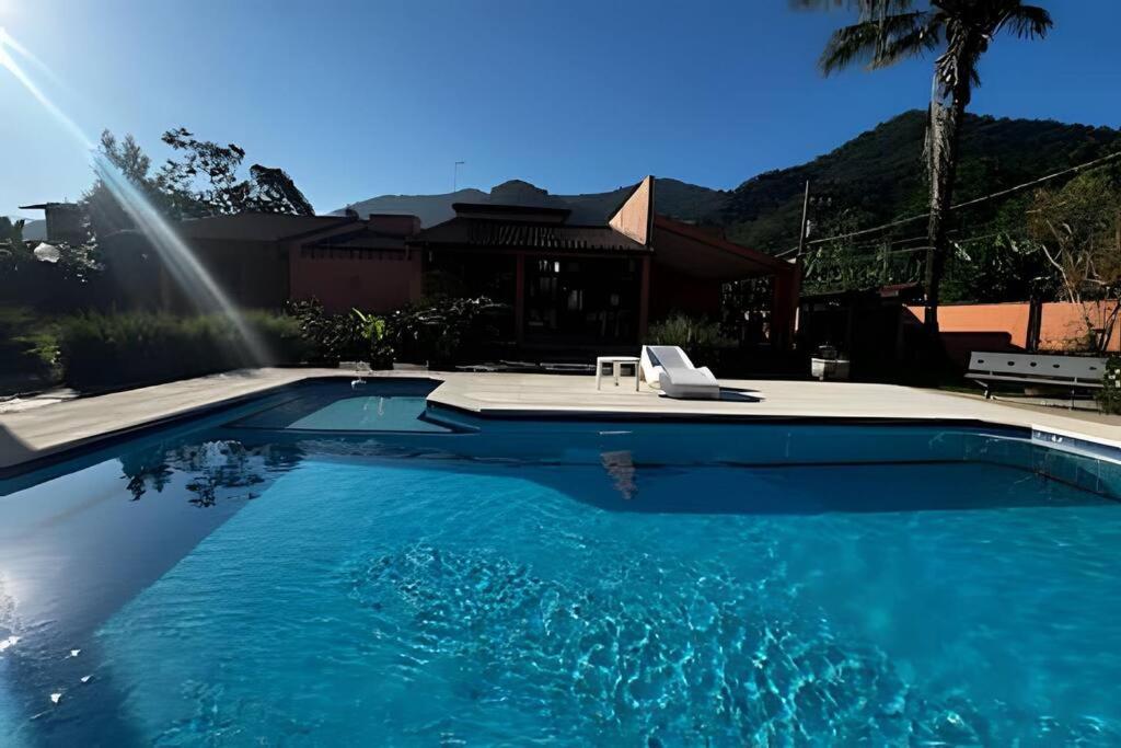 Casa com piscina em Ubatuba H1