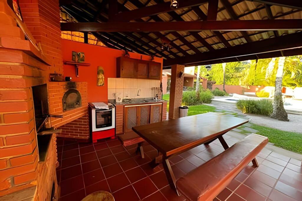 Casa com piscina em Ubatuba H1
