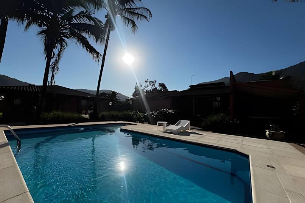 Casa com piscina em Ubatuba H1
