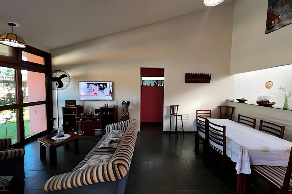 Casa com piscina em Ubatuba H1