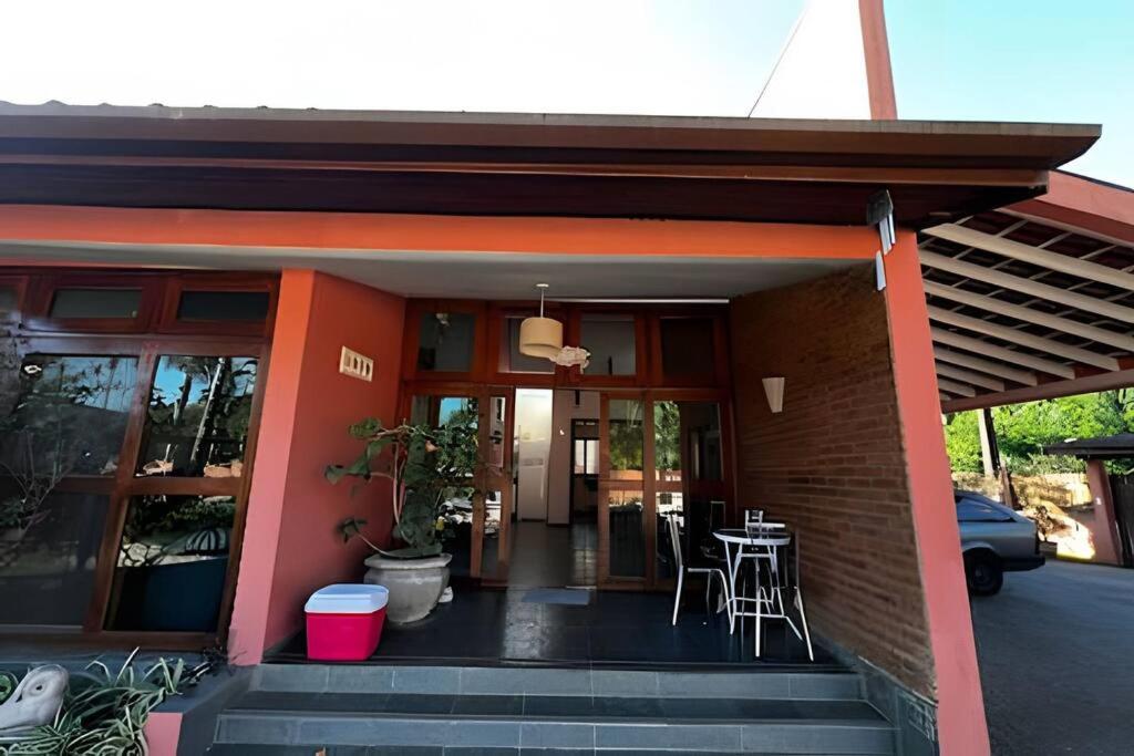 Casa com piscina em Ubatuba H1